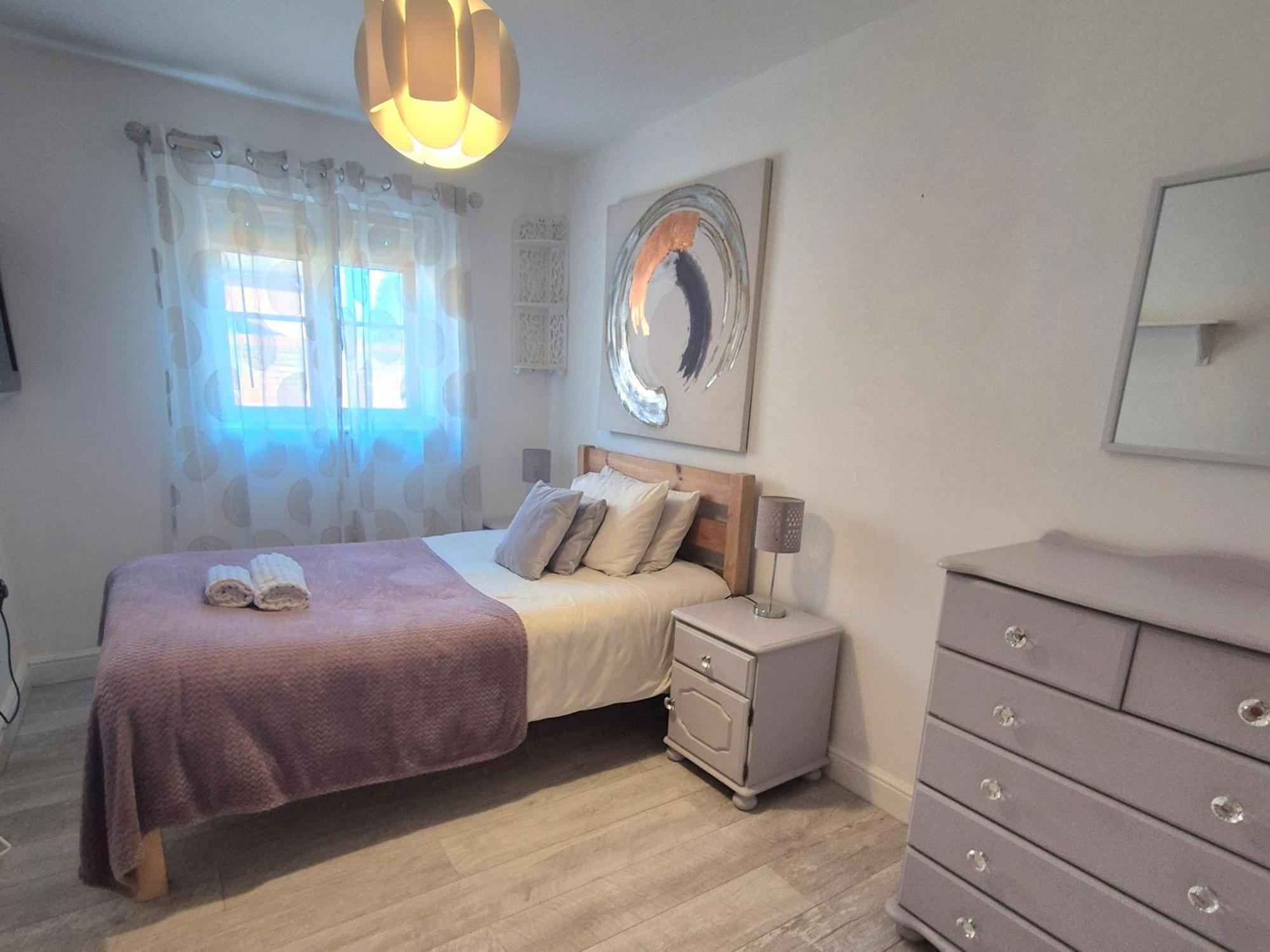 Spacious Two Bedroom Apartment With One Parking Space Тейм Екстериор снимка