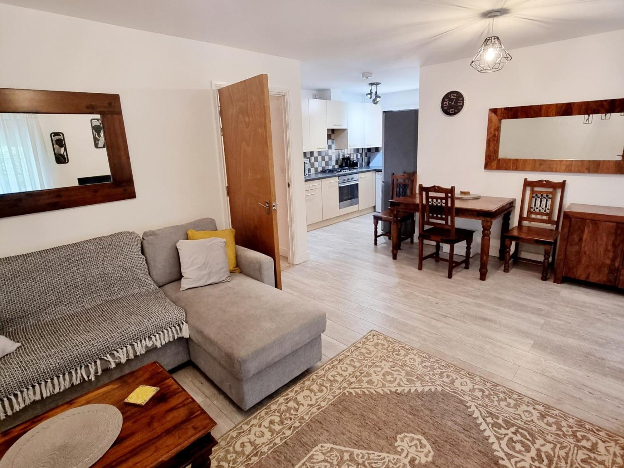 Spacious Two Bedroom Apartment With One Parking Space Тейм Екстериор снимка